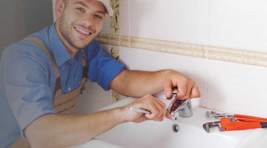 Expert burst pipe repair services in Niles, OH